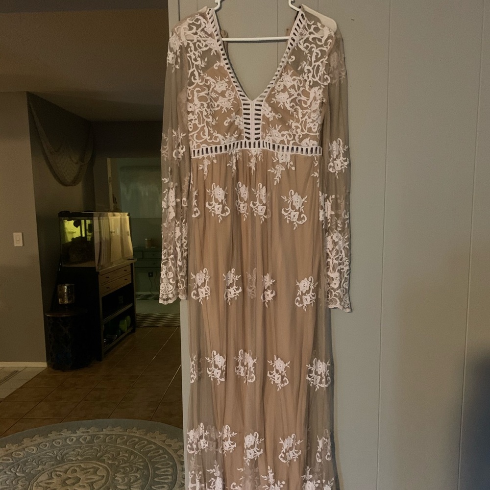 Forever 21 lace white and nude maxi dress